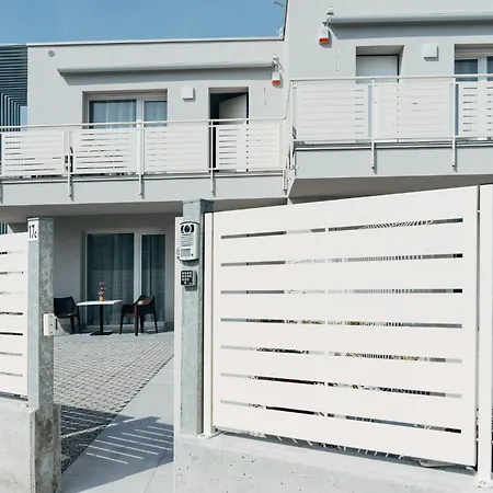 The - Luxury With Pool Πεσκιέρα ντελ Γκάρντα