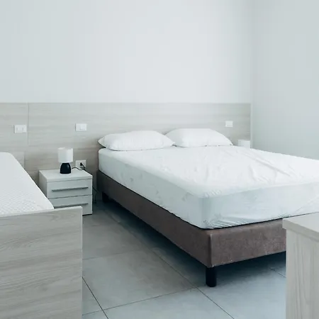 The - Luxury With Pool Appartamento Peschiera del Garda