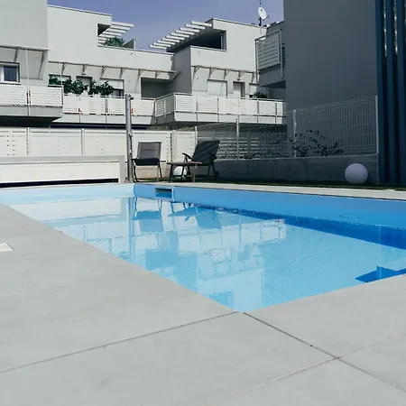 The - Luxury With Pool *