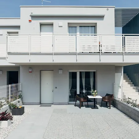 The - Luxury With Pool