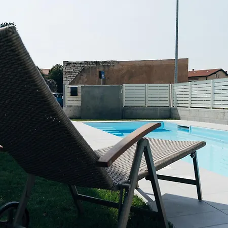 The - Luxury With Pool Appartamento *