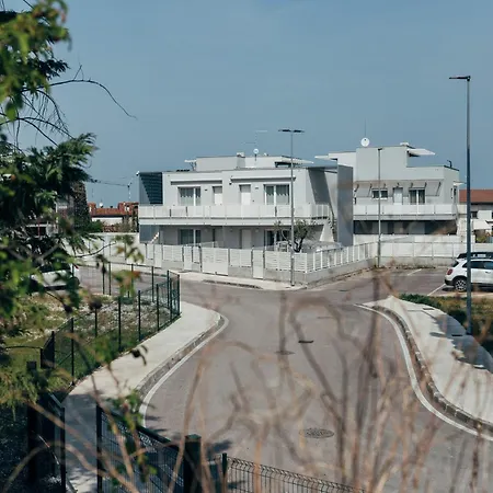 Διαμέρισμα The - Luxury With Pool Πεσκιέρα ντελ Γκάρντα