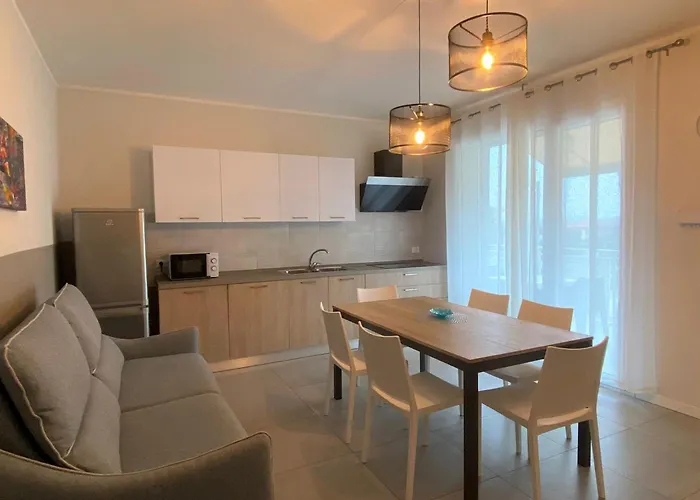 Διαμέρισμα The - Luxury With Pool Πεσκιέρα ντελ Γκάρντα