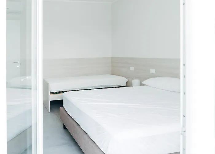 The - Luxury With Pool