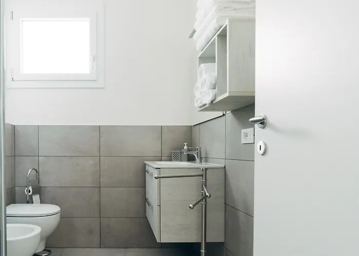 The - Luxury With Pool Πεσκιέρα ντελ Γκάρντα