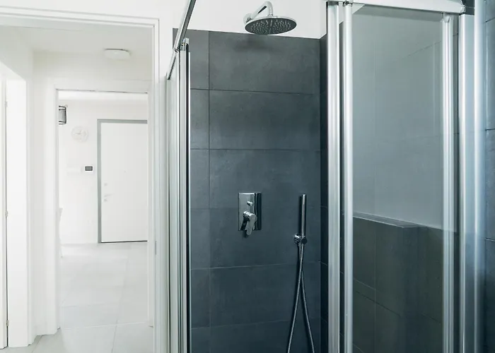 The - Luxury With Pool *