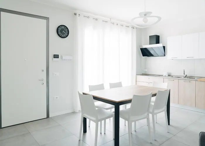 The - Luxury With Pool