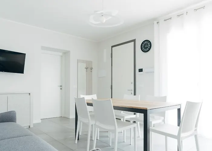 The - Luxury With Pool