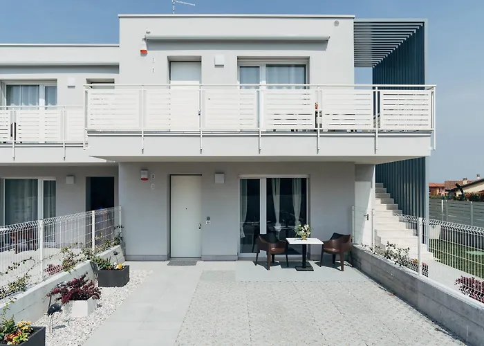 The - Luxury With Pool