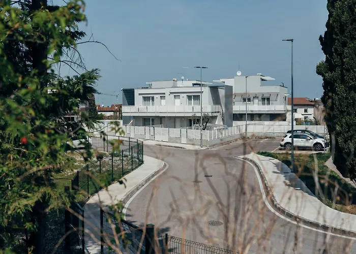 Διαμέρισμα The - Luxury With Pool Πεσκιέρα ντελ Γκάρντα